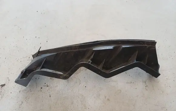 Volkswagen PASSAT B6 Front bumper mounting bracket 3C0807890