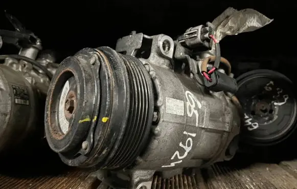 Mercedes-Benz C W204 Air conditioning (A/C) compressor (pump) A0008302600