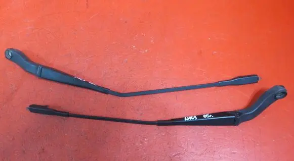 Mercedes-Benz A W169 Front wiper blade arm