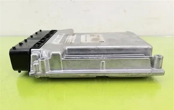 BMW 5 E60 E61 Engine control unit/module 0281011224