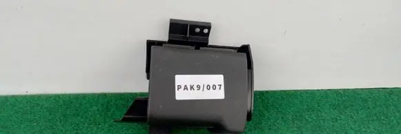 Nissan X-Trail T30 Glove box 68430-EQ000