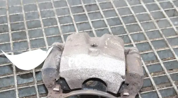 Toyota Prius (XW30) Front brake caliper