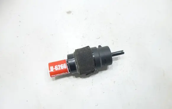Audi A4 S4 B9 Windscreen/windshield washer pump 8K5955647