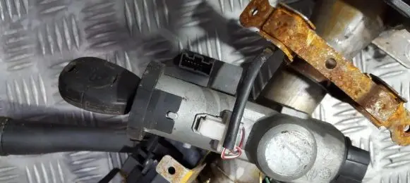 Nissan Almera N16 Ignition lock