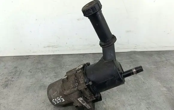 Citroen C4 I Power steering pump 