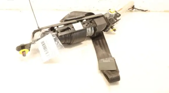 Volvo C30 Front seatbelt