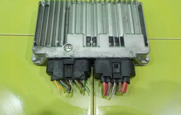 BMW 7 E65 E66 Engine control unit/module 7532878 ZP49