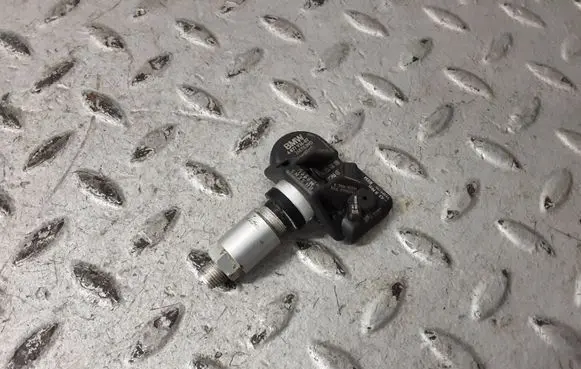 BMW X1 U11 Tire pressure sensor 6877936 36106877937 6877937