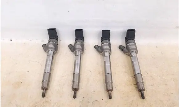 BMW 1 F70 Fuel injectors set 8472208 13538472208