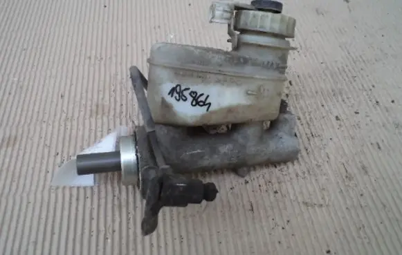 Toyota Avensis T220 Master brake cylinder