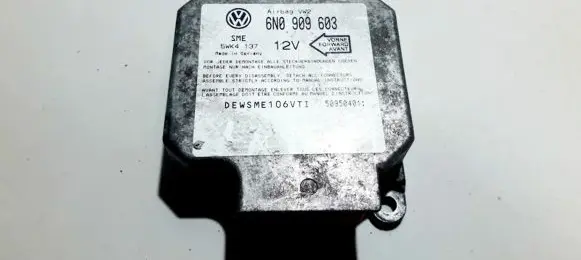 Volkswagen PASSAT B4 Airbag control unit/module 6n0909603 5wk4137