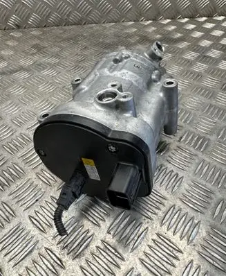 Toyota RAV 4 (XA50) Air conditioning (A/C) compressor (pump) 0424001990 33050