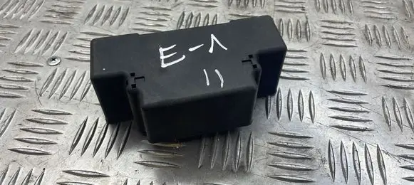 Opel Astra H Fuse box cover 13129783