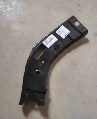 Toyota RAV 4 (XA50) Fender mounting bracket 5373342030