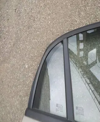 Opel Vectra C Rear vent window glass as2
