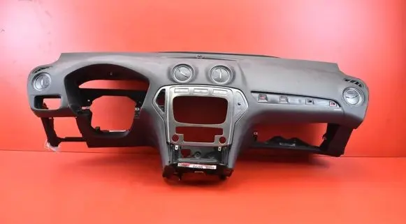 Ford Mondeo MK IV Dashboard