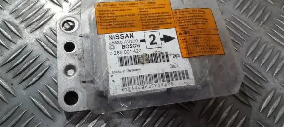Nissan Primera Airbag control unit/module 98820av200 0285001420