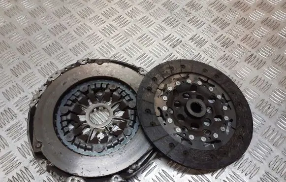 Renault Megane II Pressure plate LUK