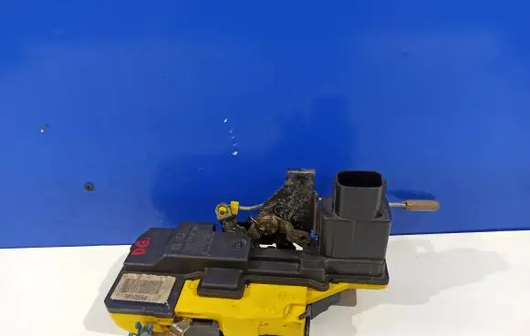 Volvo S80 Rear door lock 30699756