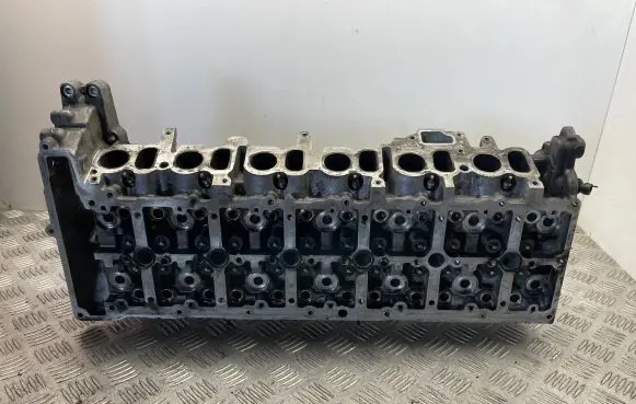 BMW 5 F10 F11 Engine head 7812929