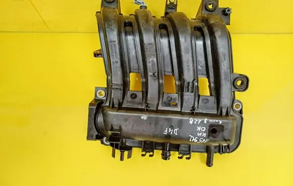 Renault Clio III Intake manifold 8200880099 8200762352