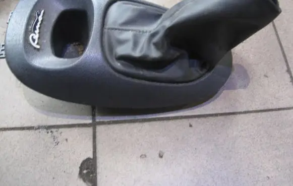 Ford Puma Gear lever shifter trim leather/knob V97FB7E034