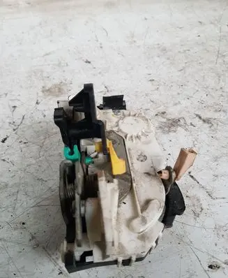 Dodge Caliber Rear door lock