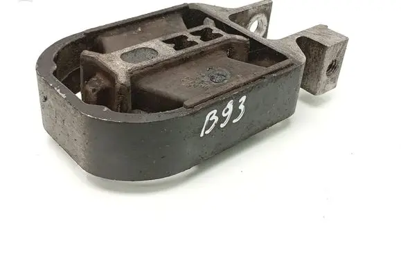 Volvo V40 Engine mount bracket 31359652