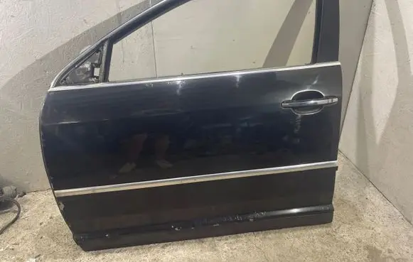 Volkswagen Phaeton Front door