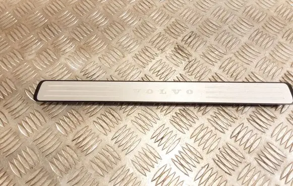 Volvo XC60 Front sill trim cover 33436021