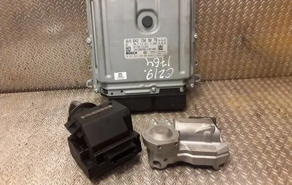 Mercedes-Benz CLS C219 Engine ECU kit and lock set 6421509078 2115452308