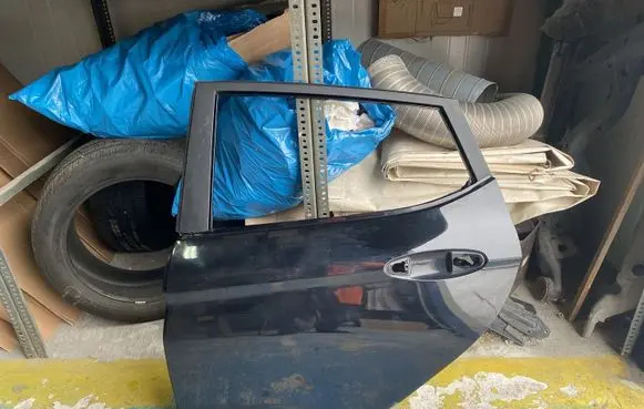 Ford Fiesta Front door H1BBA24721AF