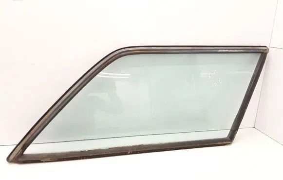 Mercedes-Benz W123 Rear side window 43R000433 DOT27 M3536