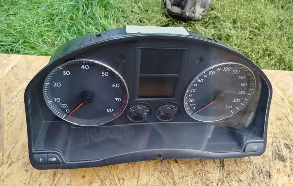Speedometer (instrument cluster)