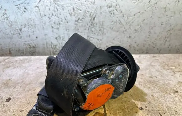 Audi Q3 8U Front seatbelt 8U0857706C 3063559 KR17J8R2G7
