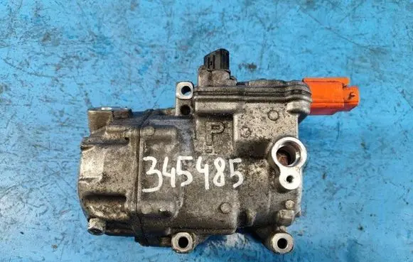 Toyota Prius+ (ZVW40) Air conditioning (A/C) compressor (pump) 8837047060