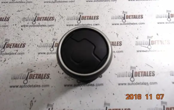 Nissan Qashqai Dashboard side air vent grill/cover trim 68760JD10A