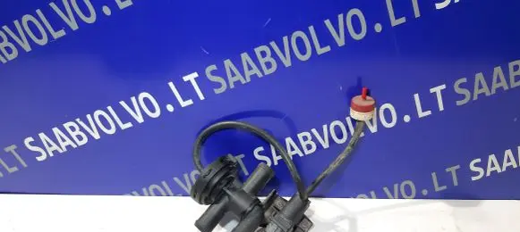 Engine mount vacuum valve