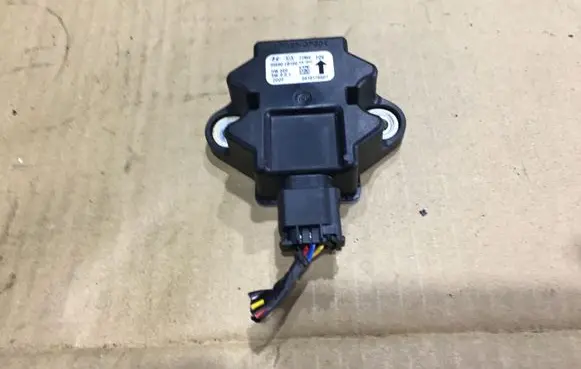 Hyundai Santa Fe ESP acceleration yaw rate sensor 956902B100