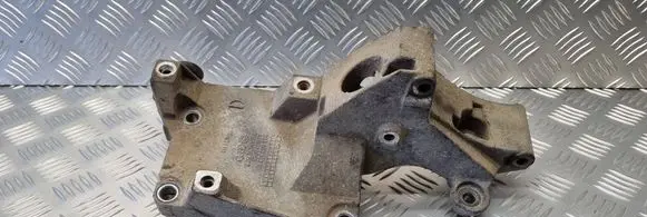 Skoda Fabia Mk1 (6Y) Generator/alternator bracket 038903143R