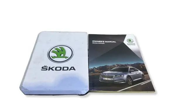 Skoda Superb B8 (3V) Owners service history hand book 
