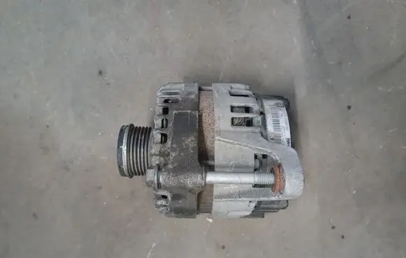 Opel Mokka Generator/alternator 13588289