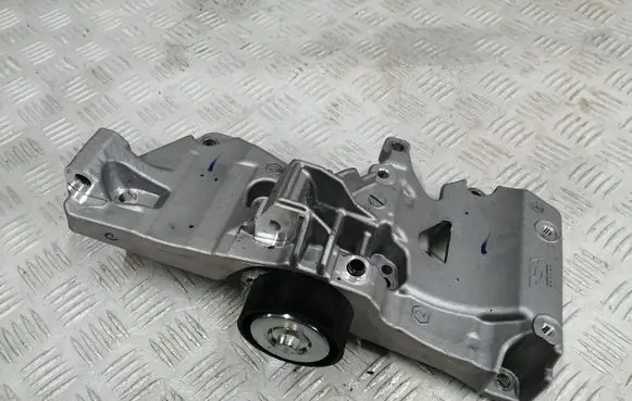 Citroen e-C3 Generator/alternator bracket 9851306380