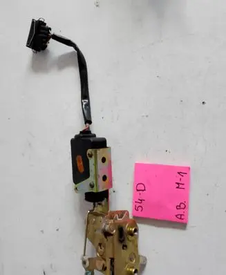 Skoda Felicia I Front door lock 6U0837015C