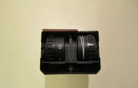Volkswagen Caddy Headlight level height control switch 2K0941333D