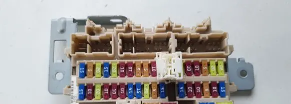 Nissan X-Trail T32 Fuse module