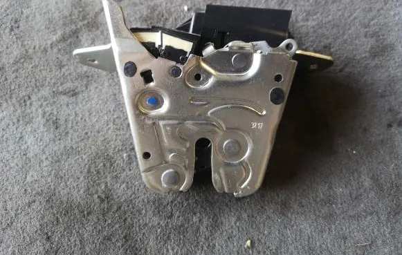 Mercedes-Benz GLC X253 C253 Loading door lock A0997400600