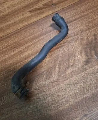 Volkswagen PASSAT B5 Engine coolant pipe/hose 048121053C
