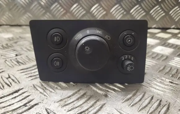 Opel Zafira B Light switch LK04060100