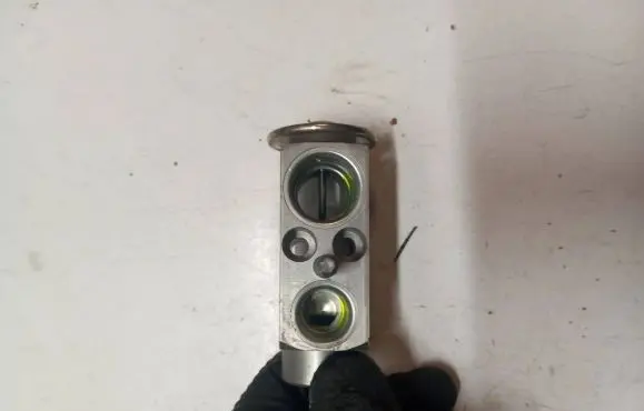 Air conditioning (A/C) expansion valve